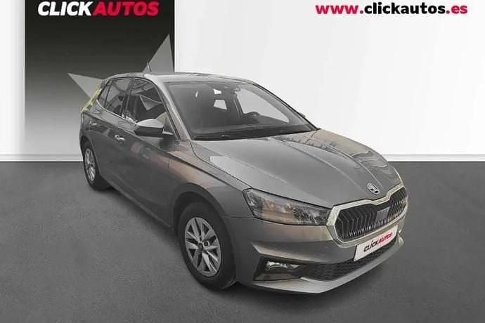 Usado Skoda Fabia Selection 95 CV (69 kW) 2025 Blanco Utilitario