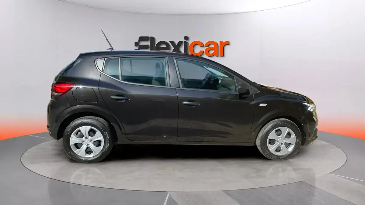 Usado Dacia Sandero Essentiel 101 CV (74 kW) 2025 Negro Berlina