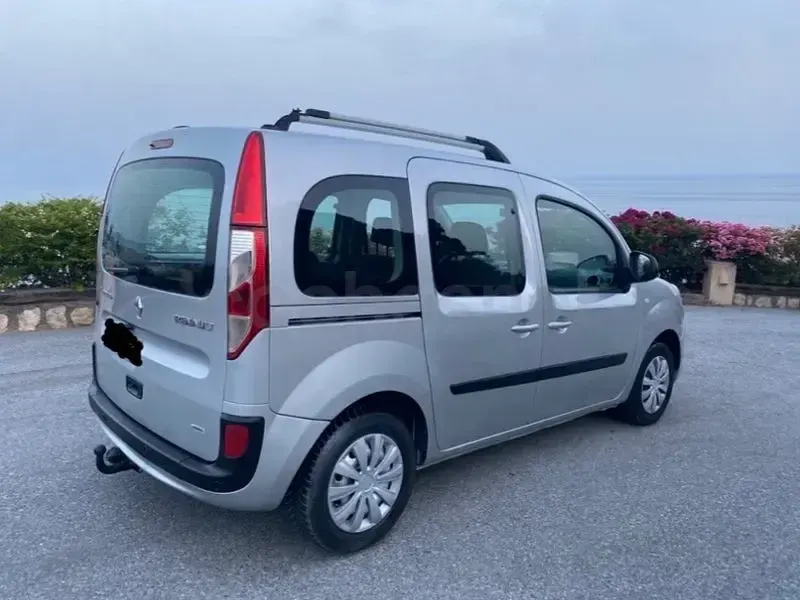 Usado Renault Kangoo 90 CV (66 kW) 2016 Gris / plata Monovolumen