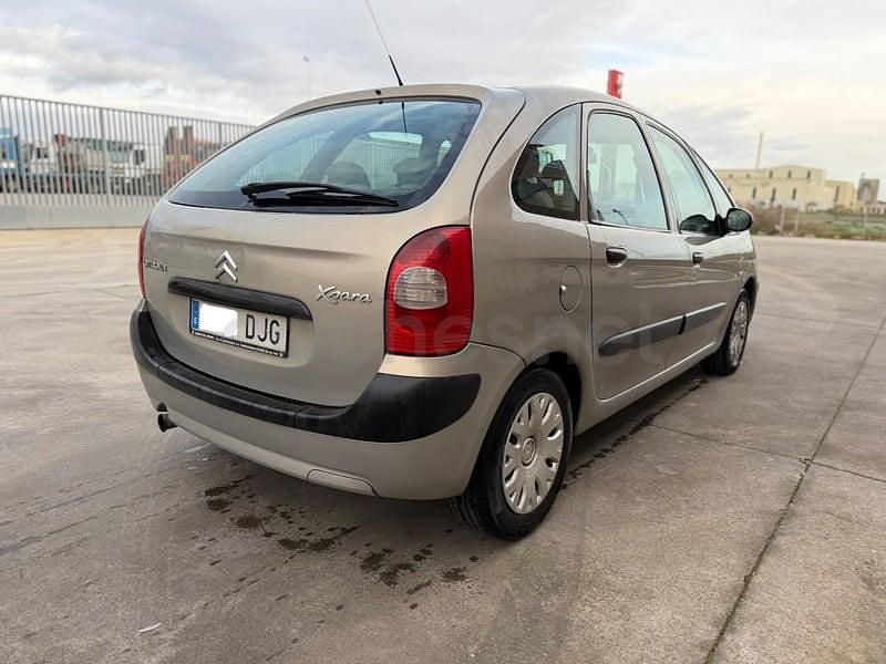 Usado Citroën Xsara Picasso 90 CV (66 kW) 2005 Beige Monovolumen