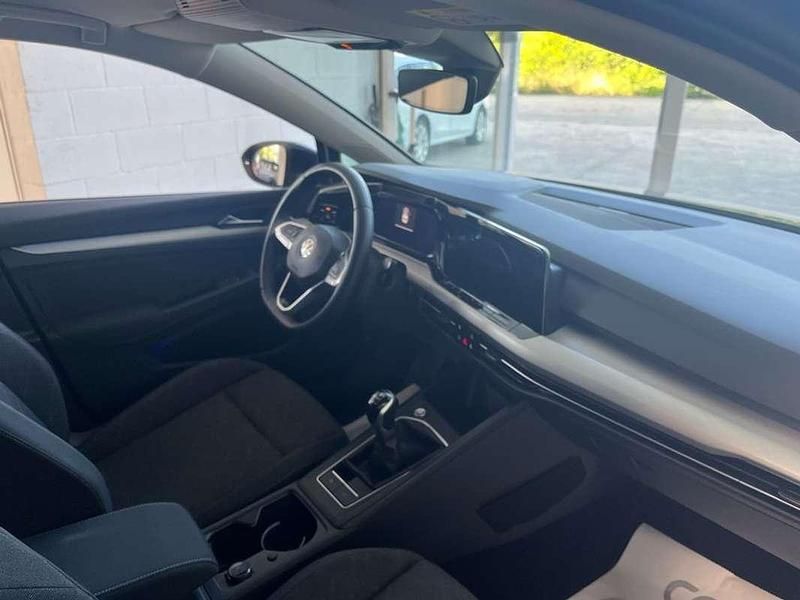 Usado VW Golf VIII Life 131 CV (96 kW) 2021 Azul Berlina