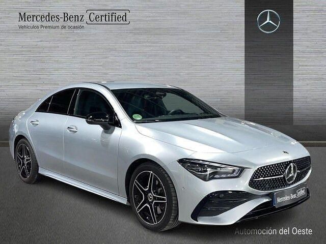 Usado Mercedes CLA220 190 CV (139 kW) 2025 Plata hightech Berlina