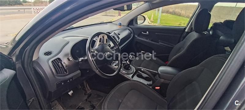 Gris / plata Usado 2014 Kia Sportage SUV | 6900 € (Precio justo) - Imagen 1/4