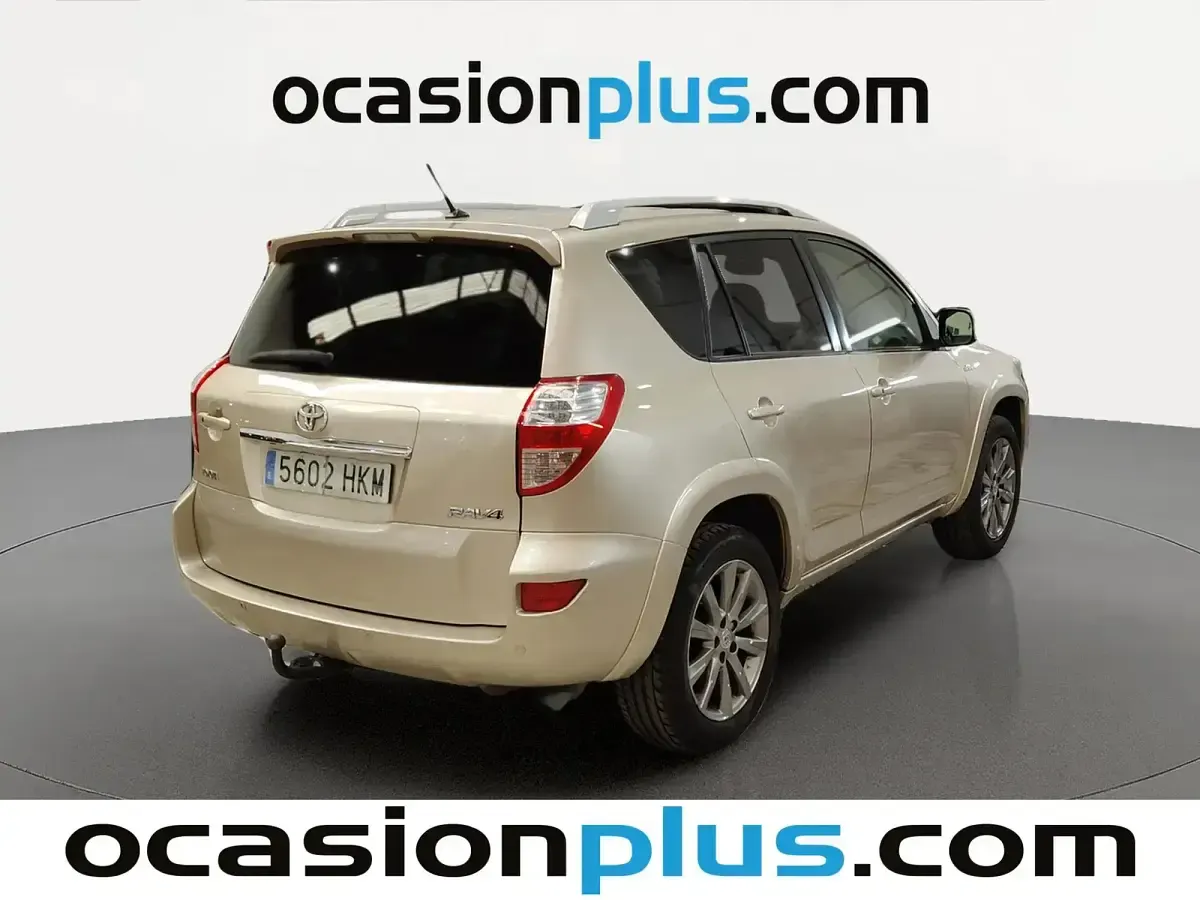 Usado Toyota RAV4 Executive 150 CV (110 kW) 2012 Beige SUV