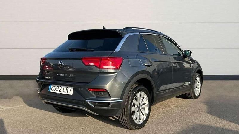 Usado VW T-Roc Advance 150 CV (110 kW) 2021 Gris SUV