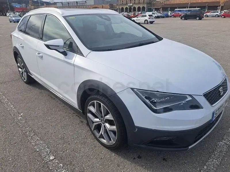 Usado Seat Leon 4Drive 184 CV (135 kW) 2017 Blanco Familiar