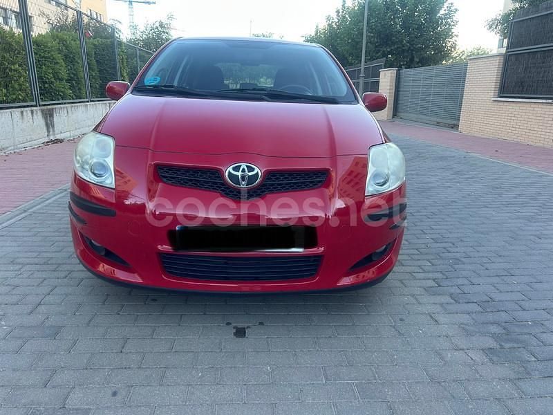 Rojo Usado 2010 Toyota Auris Active Berlina | 6499 € (Precio justo) - Imagen 1/4