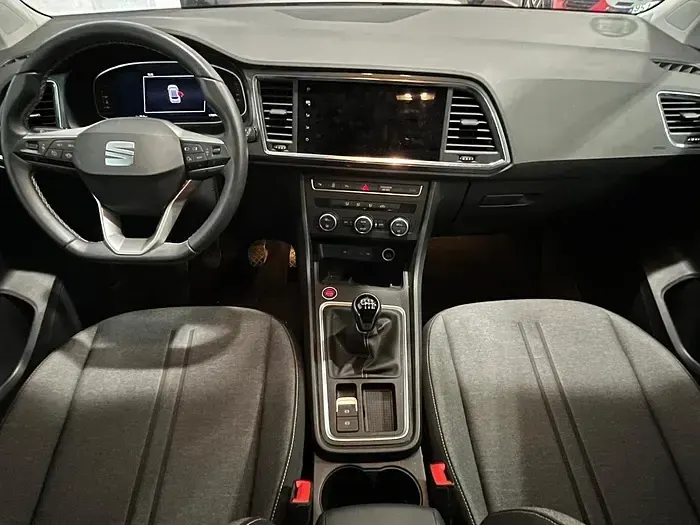 Usado Seat Ateca Style 115 CV (84 kW) 2025 Rojo SUV