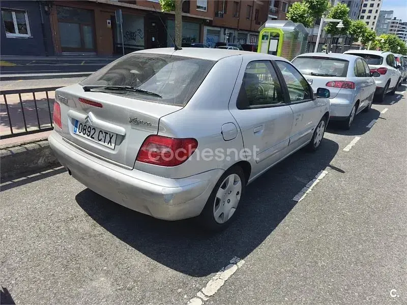 Usado Citroën Xsara 110 CV (80 kW) 2004 Gris / plata Familiar