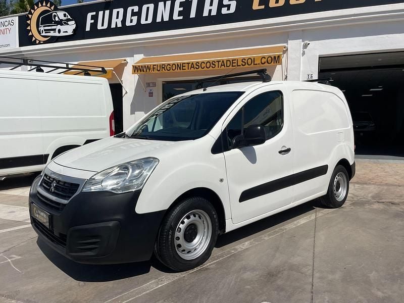 Blanco Usado 2016 Peugeot Partner Monovolumen | 8900 € (Super precio) - Imagen 1/4
