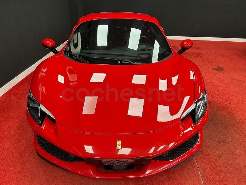 Usado Ferrari 296 830 CV (610 kW) 2025 Rojo Coupe