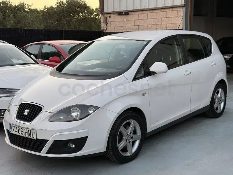 Usado Seat Altea Reference 105 CV (77 kW) 2012 Blanco Monovolumen