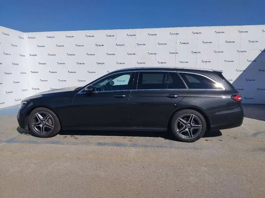 Usado Mercedes E220 194 CV (142 kW) 2021 Gris Familiar