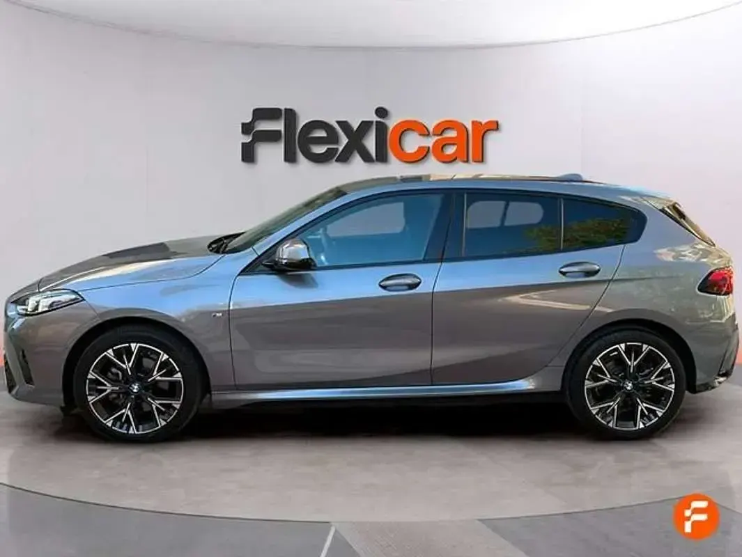 Usado BMW 118 150 CV (110 kW) 2025 Gris Utilitario