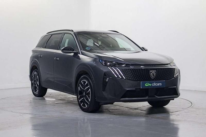 Usado Peugeot 5008 Allure 136 CV (100 kW) 2025 Gris SUV