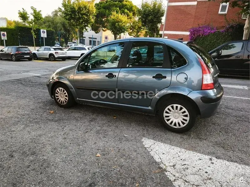 Usado Citroën C3 61 CV (44 kW) 2006 Azul Berlina