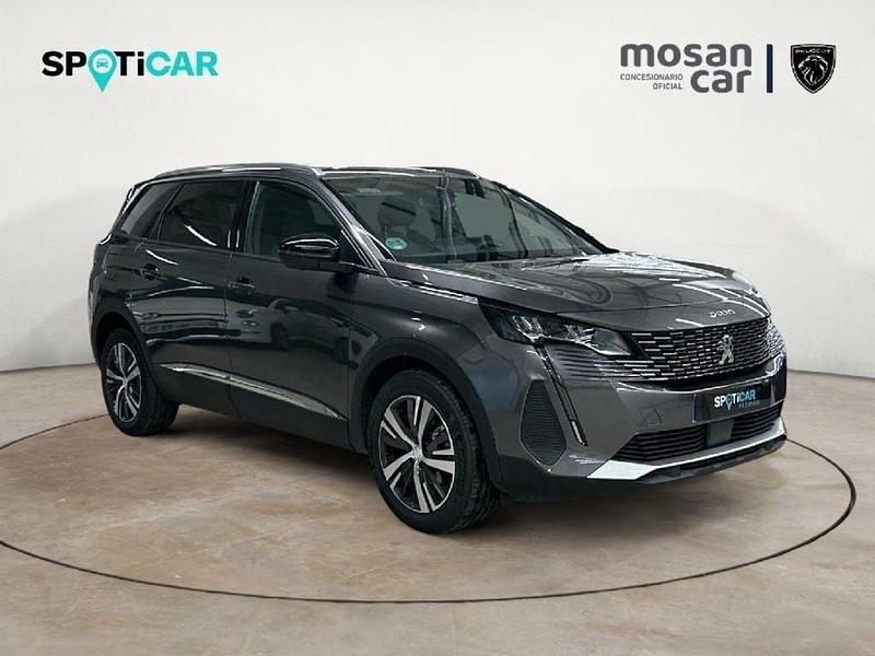 Usado Peugeot 5008 Allure 130 CV (95 kW) 2024 Gris Monovolumen