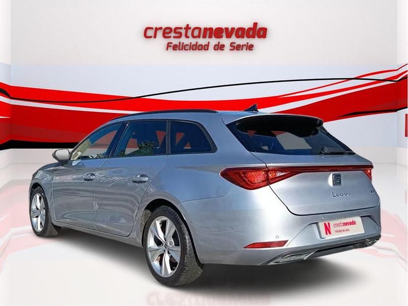 Usado Seat Leon Style 150 CV (110 kW) 2024 Gris Utilitario