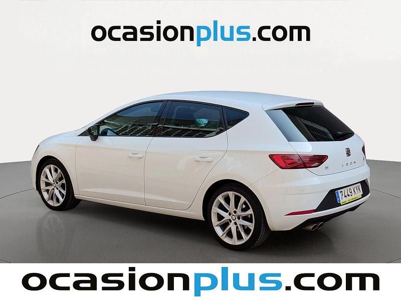 Usado Seat Leon FR 150 CV (110 kW) 2019 Blanco Utilitario
