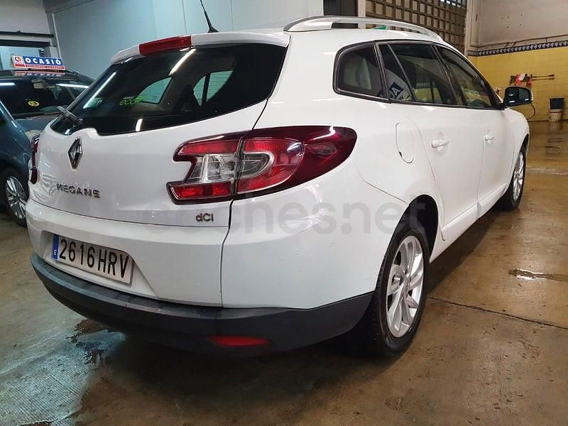 Usado Renault Mégane GrandTour Bose Edition 110 CV (80 kW) 2013 Blanco Familiar