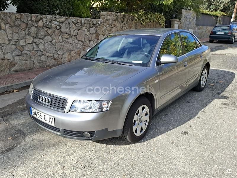 Gris / plata Usado 2003 Audi A4 Berlina | 2500 € (Buen precio) - Imagen 1/4