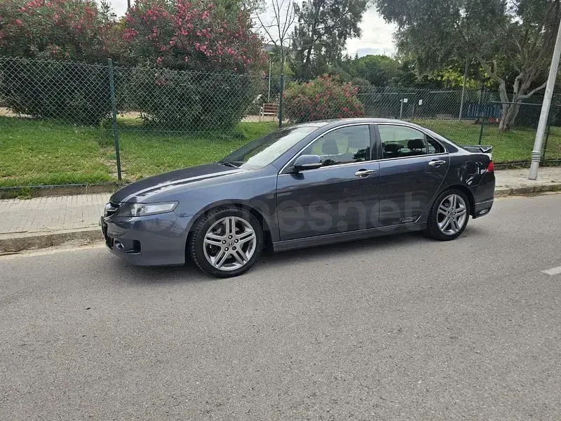 Usado Honda Accord Elegance 156 CV (114 kW) 2008 Gris / plata Berlina
