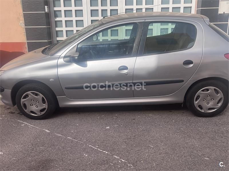Gris / plata Usado 1999 Peugeot 206 Berlina | 3150 € (Un poco caro) - Imagen 1/4