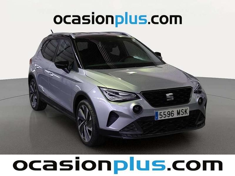 Usado Seat Arona FR 2024 Plateado SUV