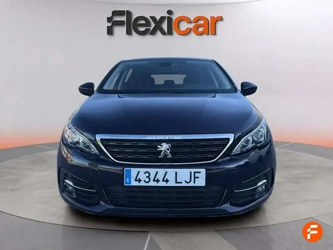 Usado Peugeot 308 Style 131 CV (96 kW) 2020 Negro Berlina