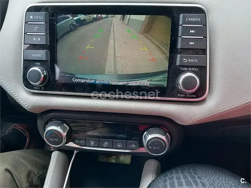 Usado Nissan Micra 92 CV (67 kW) 2021 Gris / plata Utilitario