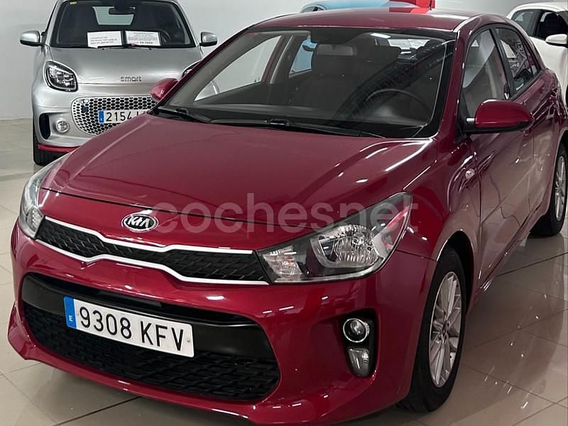 Usado Kia Rio 84 CV (61 kW) 2017 Rojo Berlina