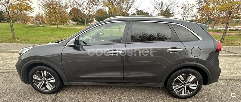 Usado Kia Niro 141 CV (103 kW) 2020 Negro SUV