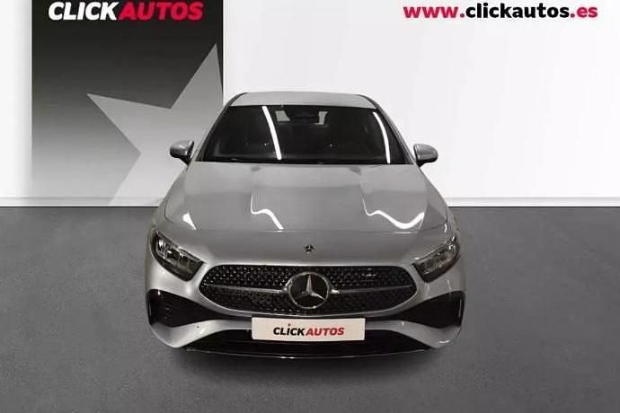 Usado Mercedes 180 AMG line 136 CV (100 kW) 2024 Berlina