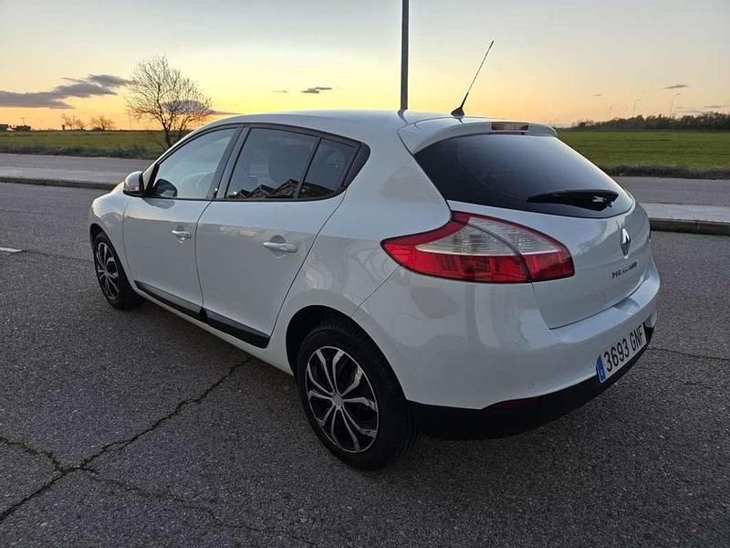 Usado Renault Mégane III Expression 106 CV (77 kW) 2009 Blanco Utilitario