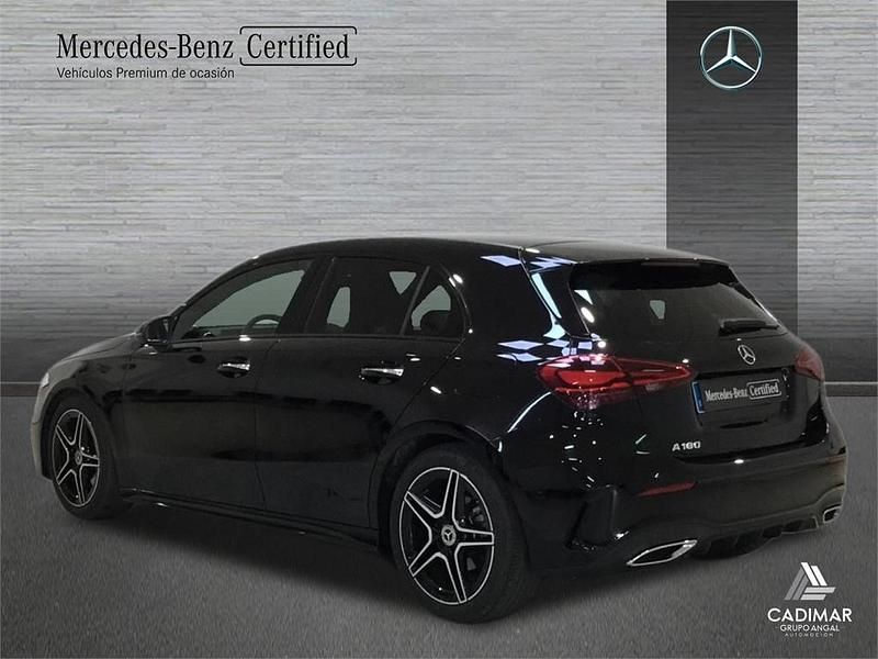 Usado Mercedes A180 AMG line 136 CV (100 kW) 2024 Negro Berlina