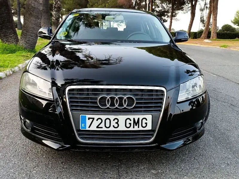 Usado Audi A3 Ambiente 105 CV (77 kW) 2009 Negro Utilitario