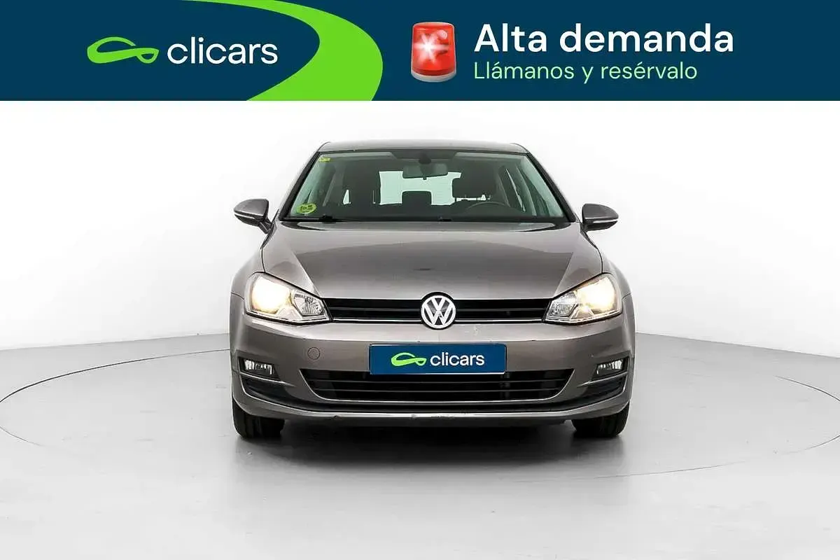 Usado VW Golf VII Business 105 HP (77 kW) 2015 Cinzento Citadino