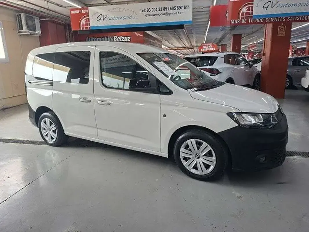 Usado VW Caddy Life 122 CV (89 kW) 2021 Blanco Monovolumen