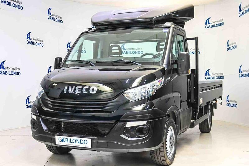Negro Usado 2017 Iveco Daily Van | 21.900 € - Imagen 1/4