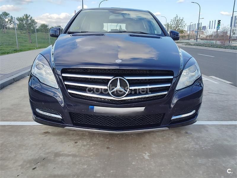 Usado Mercedes R300 190 CV (139 kW) 2011 Azul Monovolumen