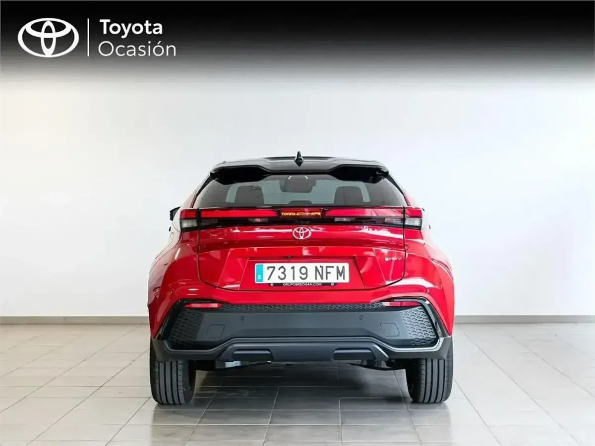 Usado Toyota C-HR 140 CV (102 kW) 2025 Oro SUV