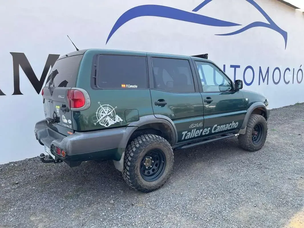 Usado Nissan Terrano Comfort 125 CV (91 kW) 2000 Verde SUV