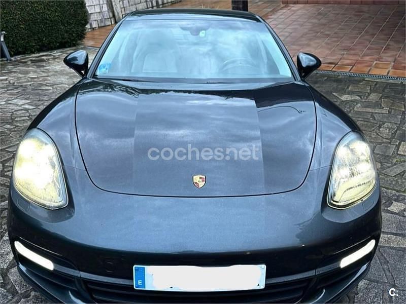 Gris / plata Usado 2018 Porsche Panamera 4 Executive Berlina | 71.900 € (Un poco caro) - Imagen 1/4