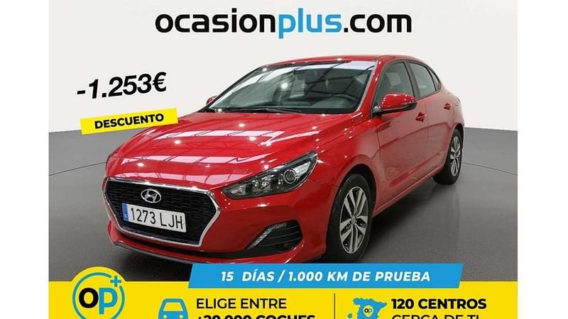Usado Hyundai i30 120 CV (88 kW) 2020 Rojo Utilitario