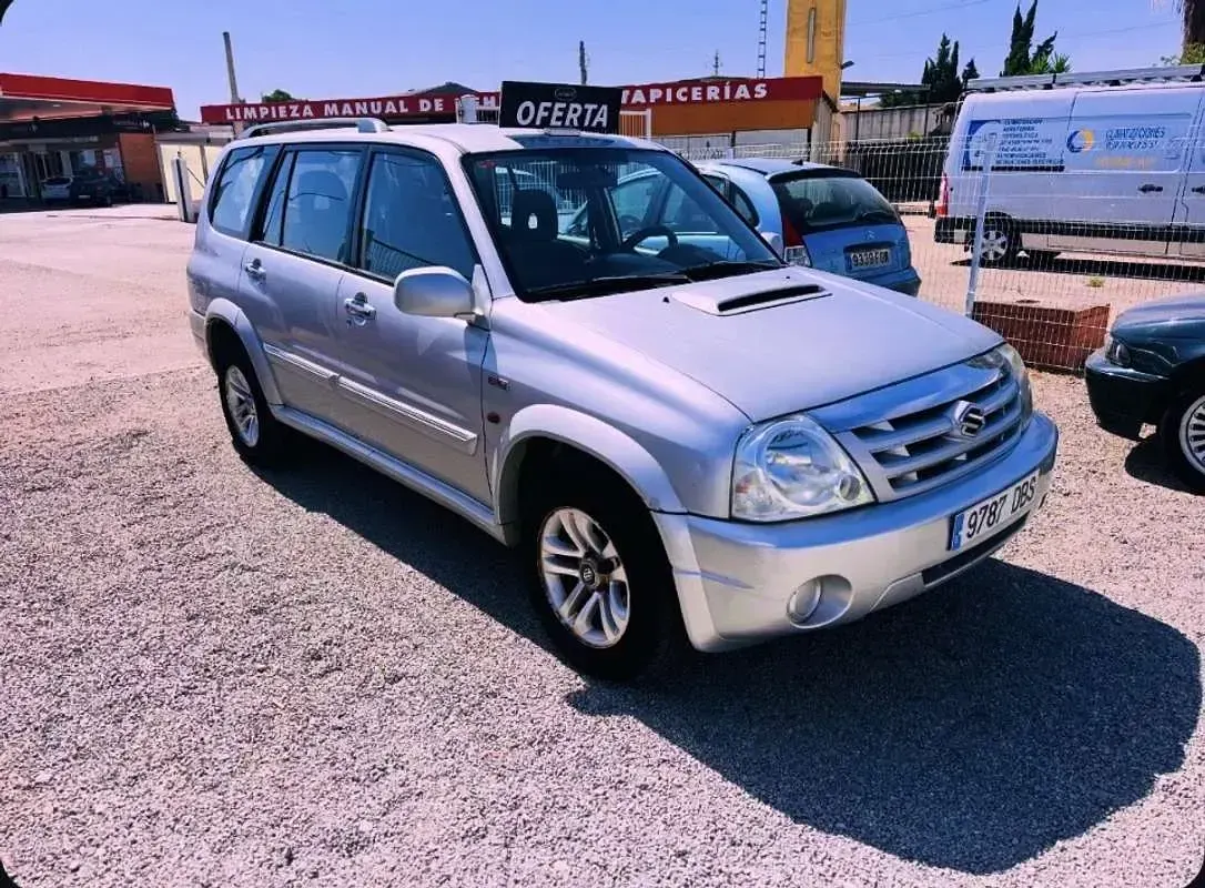 Usado Suzuki Grand Vitara 110 CV (80 kW) 2005 Gris SUV