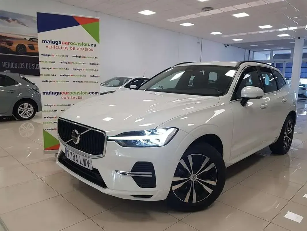 Usado Volvo XC60 Momentum 196 CV (144 kW) 2021 Blanco SUV
