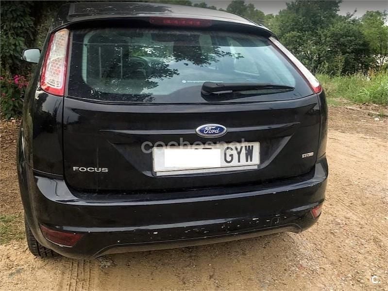 Usado Ford Focus Trend 109 CV (80 kW) 2010 Negro Berlina