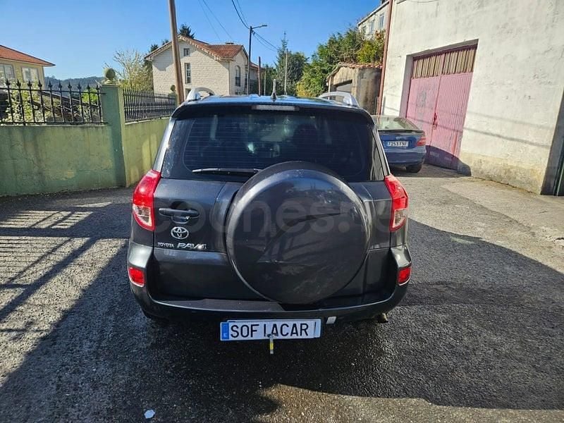 Usado Toyota RAV4 Executive 136 CV (100 kW) 2007 Negro SUV