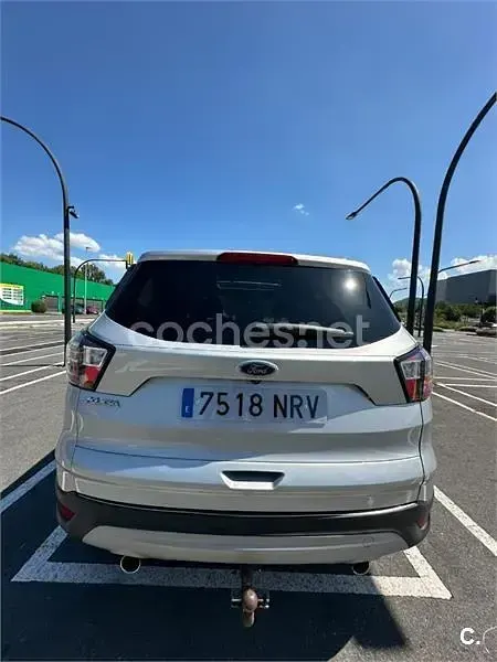 Usado Ford Kuga Titanium 150 CV (110 kW) 2017 Gris / plata SUV