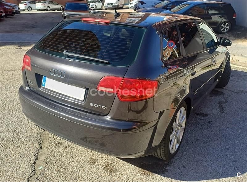 Usado Audi A3 Ambiente 140 CV (102 kW) 2006 Gris / plata Utilitario